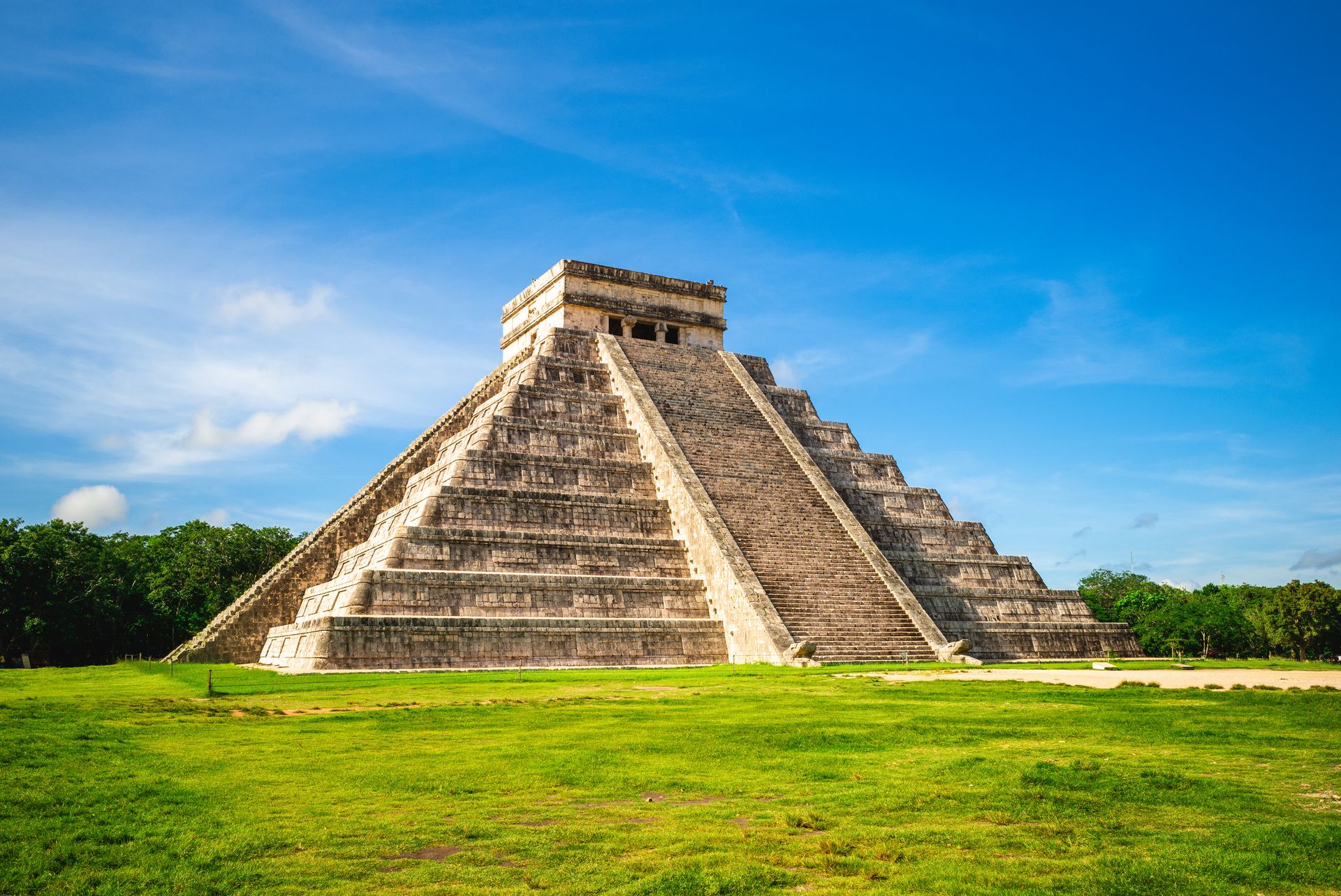 El Castillo pyramid at Chichén Itzá